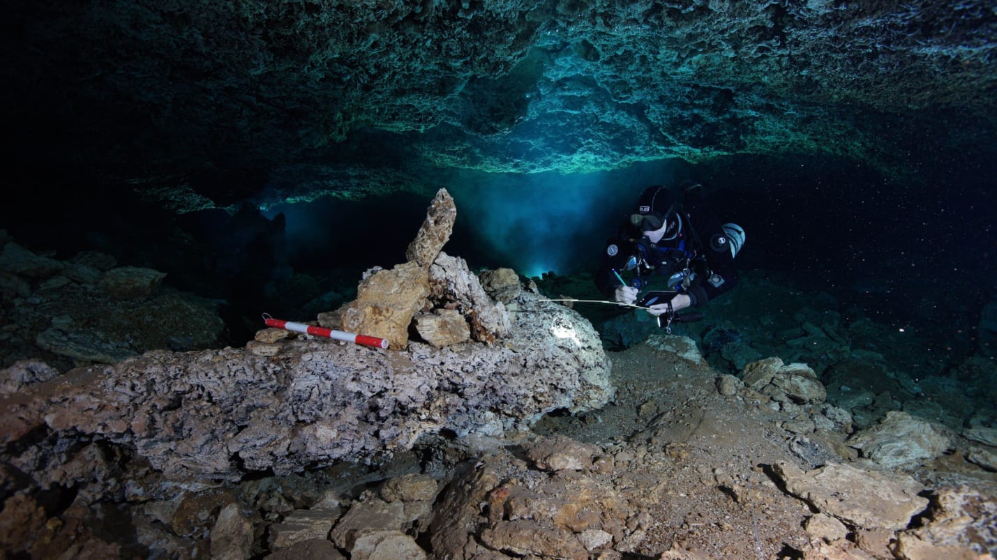 diver surveying cave interior prehistoric orchy mine mexico divers24.pl
