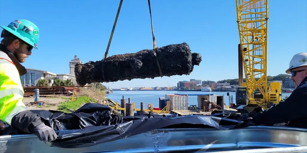 19 cannons from the 18th century were found at the bottom of the Savannah River