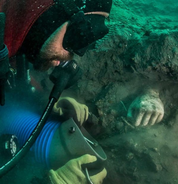 Excavation at Thonis-Heracleion