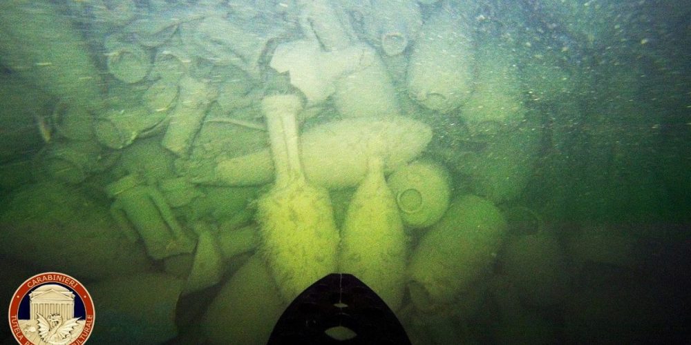 Stunning ancient shipwreck from 2200 years ago with hundreds of amphorae discovered in Italy