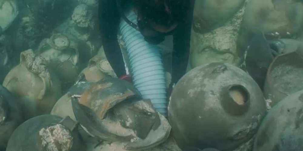 Ancient wreck full of amphorae discovered in Spain – video