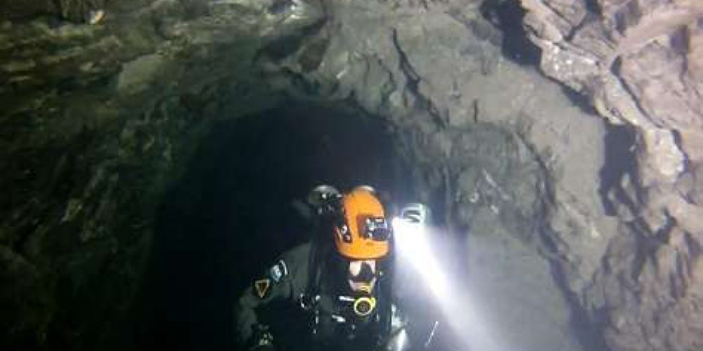 Diving in a flooded uranium mine