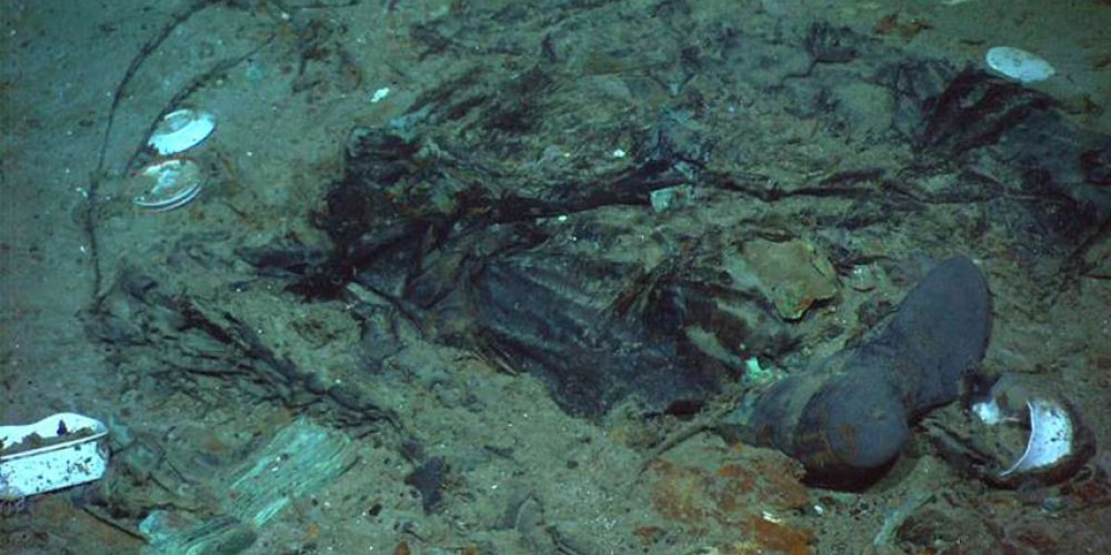 Expedition to Titanic wreck launches debate over remains of victims