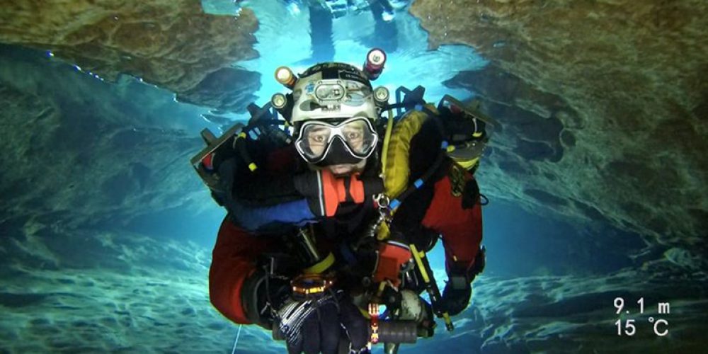 New depth record in cave diving! – video