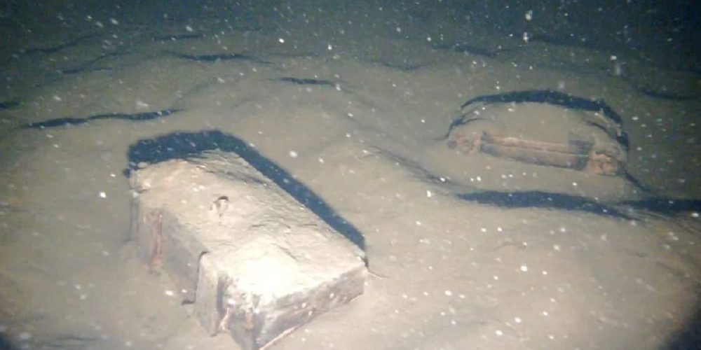 Norwegian archaeologists discover shipwreck from 700 years ago in lake
