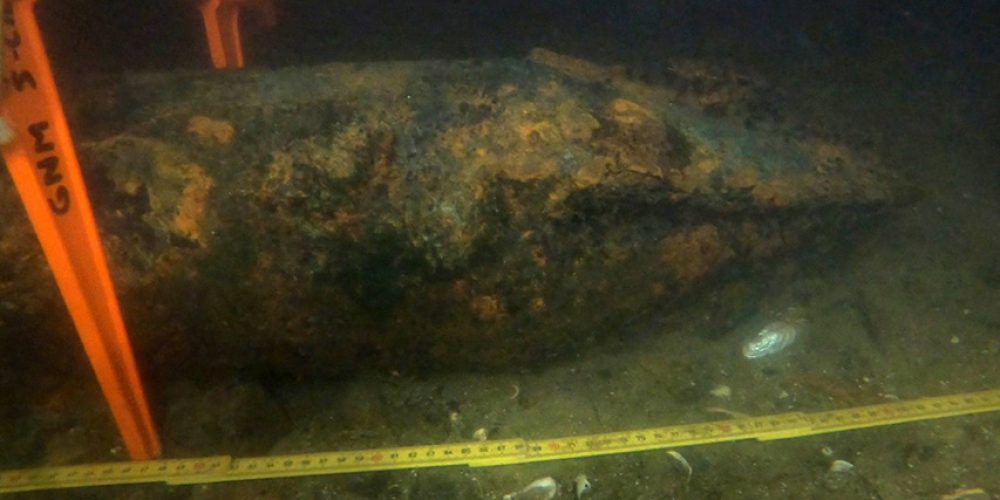 Polish Navy divers recovered a bomb from Lake Kierskie