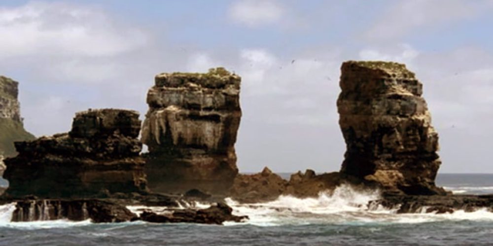 The famous Darwin’s Arch collapsed in the Galapagos Islands – video