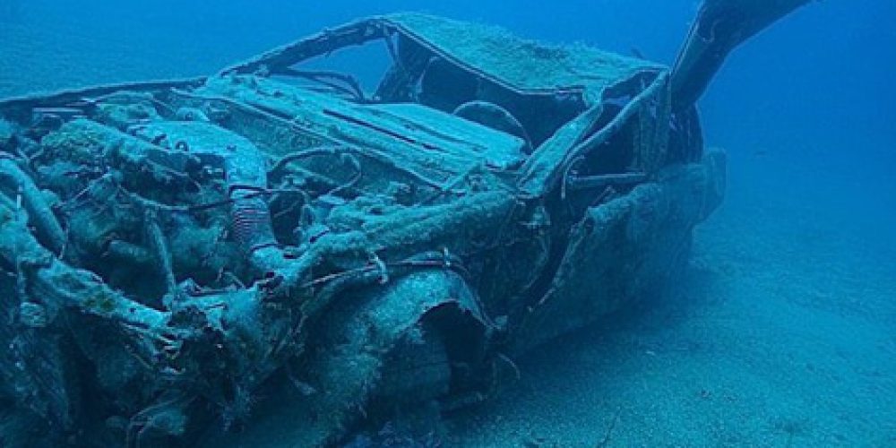 The sinking of the ferry Antonio, or the underwater parking in Albania