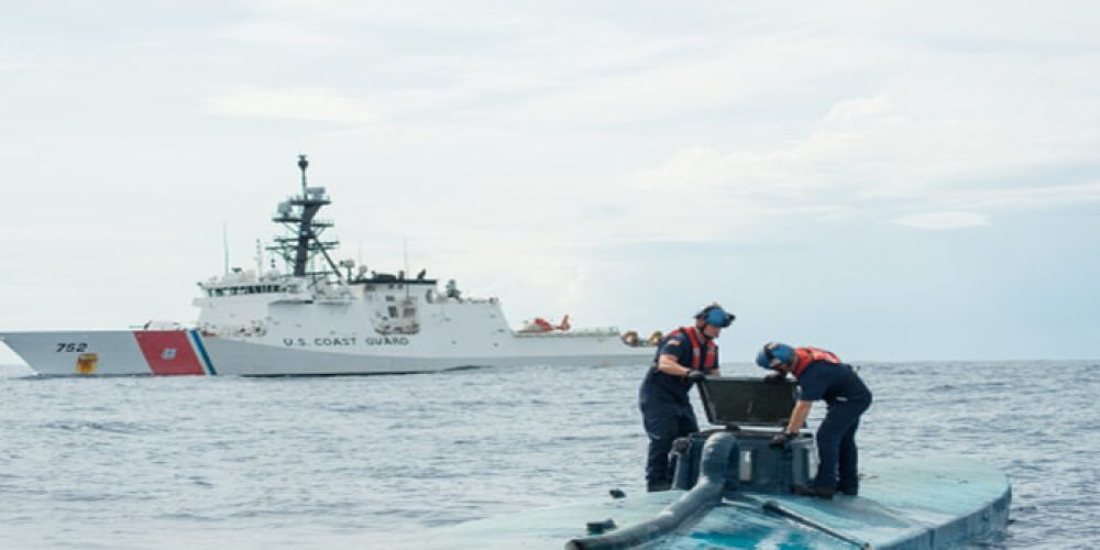 USA: Coast Guard intercepts underwater smuggling of 8 tons of cocaine! – video + photo